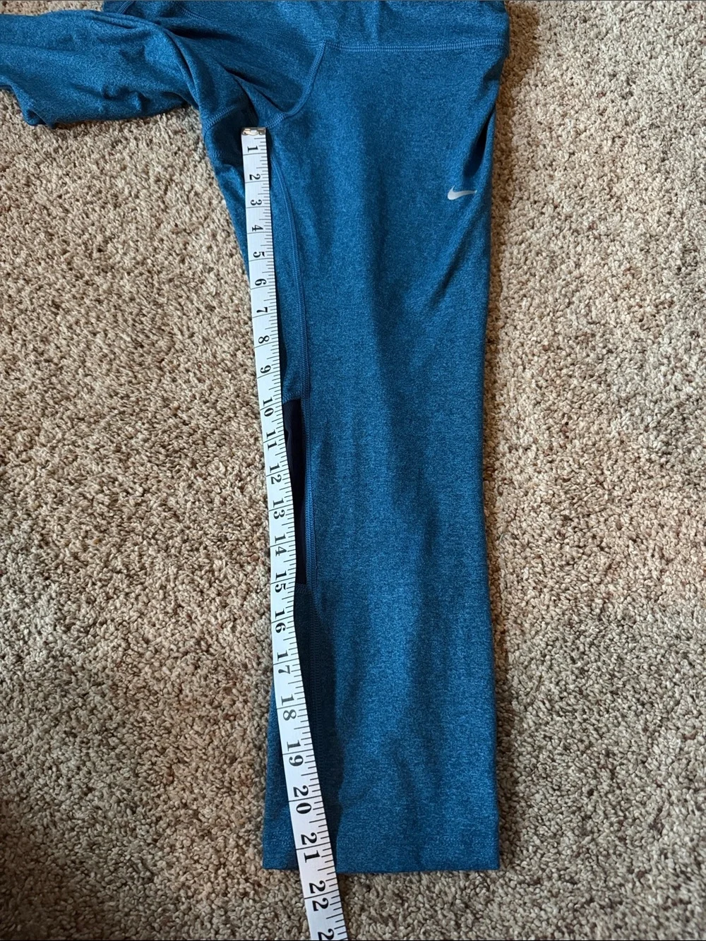 Nike Teal women’s cropped leggings